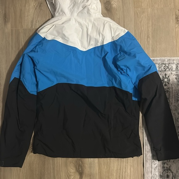 Helly Hansen Colorblock Rain Jacket - Picture 6 of 6